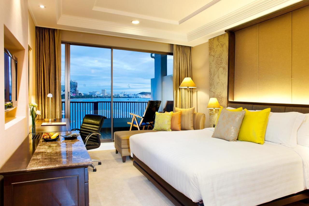 Dusit Thani אתר נופש 5*