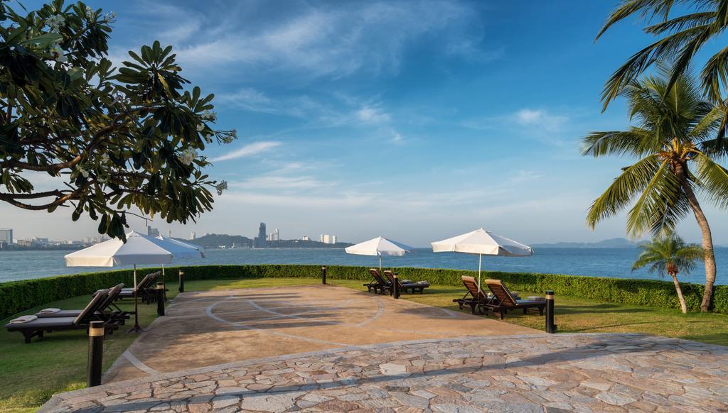 Dusit Thani אתר נופש 5*