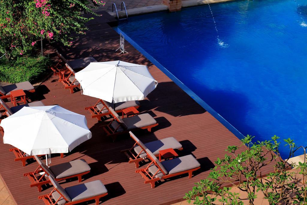 Dusit Thani אתר נופש 5*